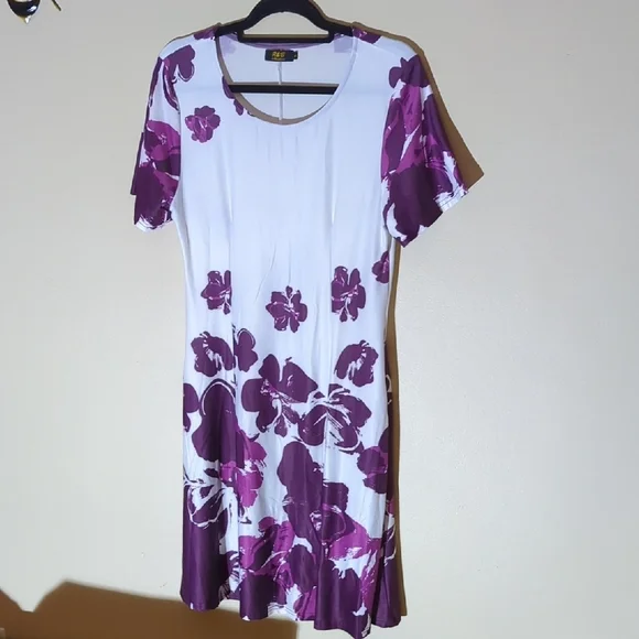 Floral Purple and White Women's Dress - Picture 2 of 7